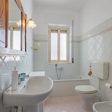 公寓 Tennis Flat With Sea View By Wonderful Italy